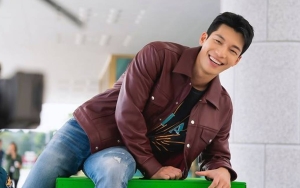 Wi Ha Joon Kelewat Santai Berakting Jatuhkan Diri ke Sungai Di Balik Layar 'Bad and Crazy'