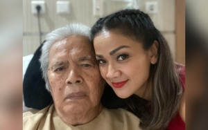 Sebelum Meninggal, Ayah Nirina Zubir Berpesan Agar Dimakamkan Satu Liang Lahat dengan Ibunya