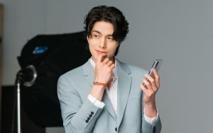 Foto-foto Pra-Debut Lee Dong Wook Terungkap, Ternyata Dulu Tampangnya Seperti Ini