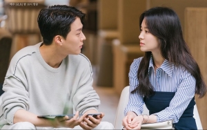 Chemistry Song Hye Kyo dan Jang Ki Yong 'Now, We Are Breaking Up' Meledak Sampai Dikira Seumuran