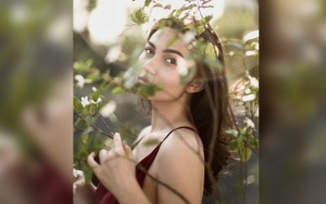 Ariel Tatum Pamer Foto Pakai Bikini Dipuji Bak Seorang Dewi, Netizen Kepo 'Beli di Mana?'