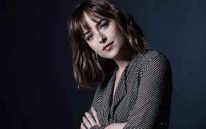 Dakota Johnson Lebih Suka Kencan Di Rumah, Beber Aktivitas Yang Kerap Dilakukan Bareng Chris Martin