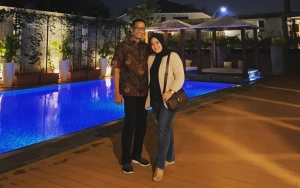 Ayah Vanessa Angel Bodo Amat Foto Seksi Istri Tanpa Hijab Disebar, Tawa 'Nunggu Dihujat' Bikin Eneg?