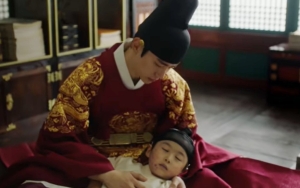 Adegan Kematian Putra Junho dan Lee Se Young di 'The Red Sleeve' Bikin Fans Patah Hati