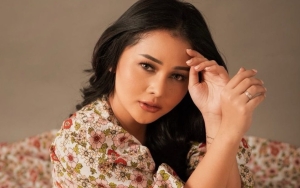 Cantik Tapi Seram, Makeup Cetar Mutia Ayu Ala Bintang Bollywood Picu Perdebatan