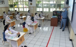 Bagaimana Nasib PTM 100 Persen di Tengah PPKM Level 2 Jakarta?