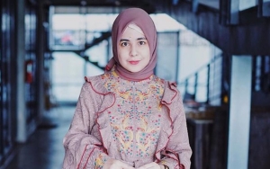 Biasa Syar'i Pakai Gamis, Penampilan Terbaru Risty Tagor Jadi Perbincangan