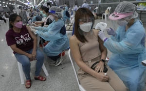 Kasus Omicron Melonjak Selama Periode Liburan, Kemenkes Thailand Desak Masyarakat Disuntik Booster
