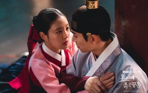 Lee Se Young Akui Jatuh Cinta Usai Lihat Dada Telanjang Junho 2PM di 'The Red Sleeve'