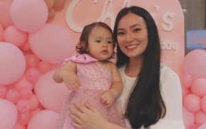 Gemas! Asmirandah Kaget Lihat Galeri Ponsel Penuh Foto Selfie Putrinya