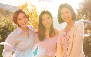 Cantik Banget, Son Ye Jin Cs Isyaratkan Ini Lewat Visual Bak Dongeng di Poster Baru 'Thirty Nine'