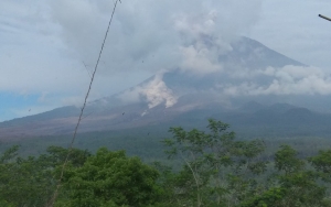 Kembali Luncurkan Awan Panas Sejauh 5 Km, Begini Kondisi Gunung Semeru