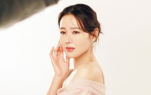 Poster Karakter Son Ye Jin di 'Thirty, Nine' Tuai Reaksi Eksplosif