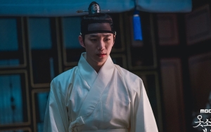 Tak Ada Lee Se Young, Junho Kelewat Emosional Saat Syuting Adegan 'The Red Sleeve' Ini