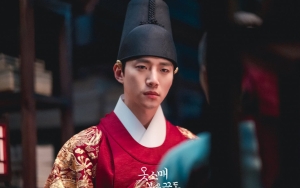 Sampai Ditegur Sutradara, Junho Ngaku Terus Nangis Saat Syuting Adegan 'The Red Sleeve' Ini