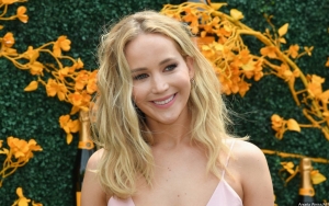 Jennifer Lawrence Ogah Bikin Konten Sendiri, Malah Betah Scrolling TikTok Lama-Lama