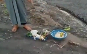 Tak Hanya Pelaku, Pengedar Video Pria Tendang Sesajen di Lokasi Erupsi Semeru Juga Diburu Polisi