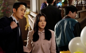 Jisoo BLACKPINK dan Jung Hae In Ungkap Kendala Saat Syuting 'Snowdrop'