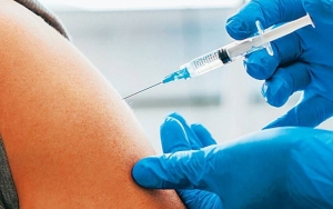 Disuntikkan Mulai Besok, Ini Alasan Vaksin COVID-19 Booster Perlu Diberikan Saat Ini