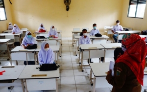 2 Sekolah di Jakarta Timur Temukan Siswanya Terpapar COVID-19, PTM 100 Persen Diberhentikan