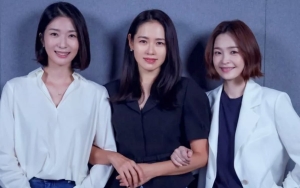 'Thirty Nine' Adakan Sesi Baca Naskah, Son Ye Jin cs Kompak Pakai Baju Warna Senada 