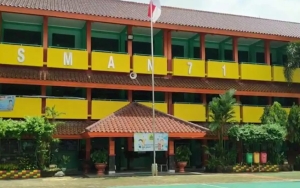 Siswa SMAN 71 Terjangkit COVID-19 Omicron Sempat Ambil Rapor dan Bertemu Teman Sekelas