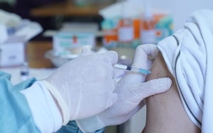 Alasan Penerima Vaksin COVID-19 Pfizer Belum Bisa Terima Booster Saat Ini