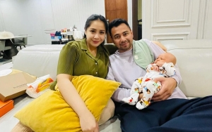 Nagita Slavina Sholat Usai Difitnah Video Syur 61 Detik, Raffi Ahmad Ngode Janggal?