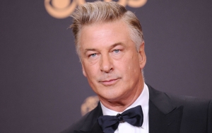 Ponsel Alec Baldwin 'Disita' Guna Investigasi Peristiwa Salah Tembak Kru 'Rust'