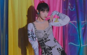 Choi Yena Tuai Dukungan dari Eks Member IZ*ONE Pasca Rilis Album Solo 'Smiley'