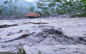  Warga Diimbau Tetap Waspada, Debit Aliran Lahar Dingin Semeru Alami Peningkatan