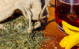 Pakistan Kelar Uji Klinis Obat Herbal Tradisional Tiongkok untuk COVID-19, Efektif Lawan Omicron?