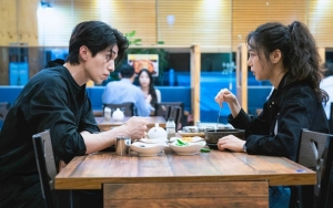 Kelewat Romantis, Foto Uwu Lee Dong Wook dan Han Ji Eun di 'Bad and Crazy' Bikin Penggemar Baper