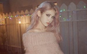Jeon Somi Dipuji Jago Fanservice Usai Turuti Permintaan Foto Bareng Fans di Photobooth