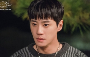 Begini Tanggapan Bijak Lee Jun Young Usai 'Let Me Be Your Knight' Catat Rating Rendah
