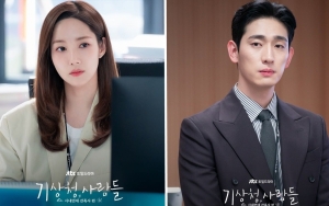 Jadi Mantan Pacar Park Min Young, Yoon Park Tampil Karismatik di Foto Adegan 'Weather People'