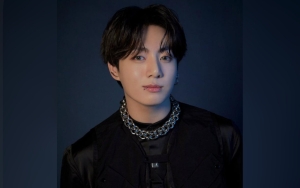 Jungkook BTS Posting Selfie Uwu di Studio Rekaman, Hilal Comeback?