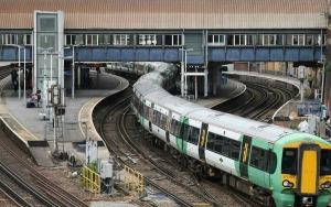 Inggris Hapus Pengumuman Loudspeaker Kereta yang Dianggap Mengganggu Demi Kenyamanan Penumpang
