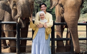 Dinda Hauw Cantik Ala Bidadari di Catwalk, Caption Rey Mbayang Bikin Haters Mingkem