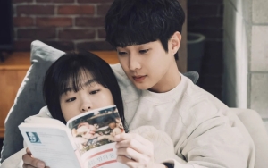 Tingkah Choi Woo Shik Saat Syuting Ciuman dengan Kim Da Mi di 'Our Beloved Summer' Tiba-Tiba Disorot
