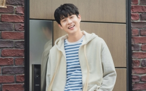 Choi Woo Shik Ungkap Kemiripan Kepribadian Dengan Karakter di 'Our Beloved Summer'
