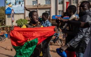 Presiden Burkina Faso Digulingkan, Rakyat Malah Suka Cita Dukung Pemerintah Militer