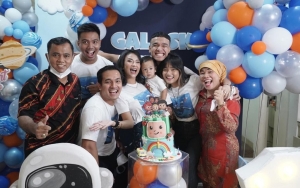 Kini Kebanjiran Job, Momen Fuji dan Fadly Kelelahan Bantu Vanessa Angel Jualan Kebab Kembali Viral