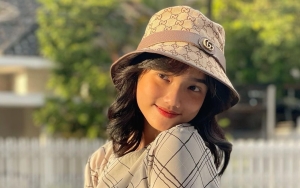 Fuji Pamer Foto 'Jaman Susah', Vibesnya Saat Pakai Baju Pramuka-Cheerleaders Bak Seleb Kelas Dunia?