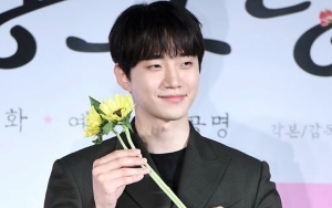Kebaikan Lee Junho 2PM Terungkap, Lakukan Ini untuk Para Reporter Hingga Bikin Tersentuh