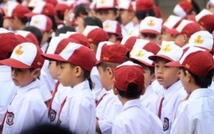 16 Siswa SD Disuruh Kunyah Sampah Oleh Guru Gara-gara Rayakan Ultah Wali Kelas