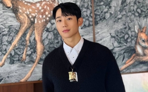 Jung Hae In Dicurigai Bakal Isi Soundtrack untuk 'Snowdrop' usai Unggah Foto Kertas Not Balok