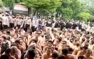 Sempat Naiki Patung Maung Lodaya, Anggota GMBI Tak Berkutik Kala Digelandang Polisi