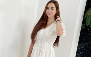Aura Kasih Singgung Soal 'Papa Baru' Saat Posting Foto Bareng Anak, Diam-Diam Punya Calon Suami?