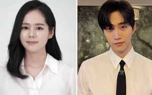 Han Ga In Keasyikan Nonton Penampilan Video Lawas Junho 2PM yang Lagi Viral